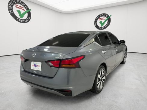 Used 2021 Nissan Altima 2.5 SV FWD image 5