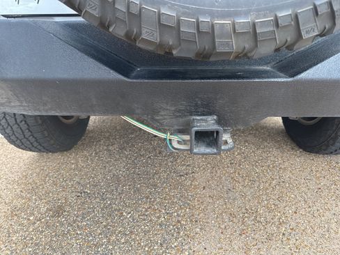 Used 2016 Jeep Wrangler Unlimited Rubicon w/ Connectivity Group image 12