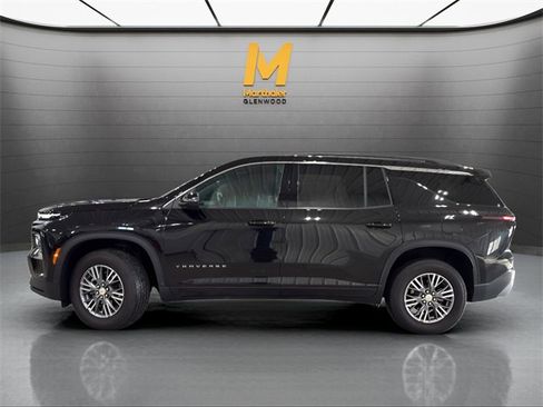 Used 2025 Chevrolet Traverse LT image 6