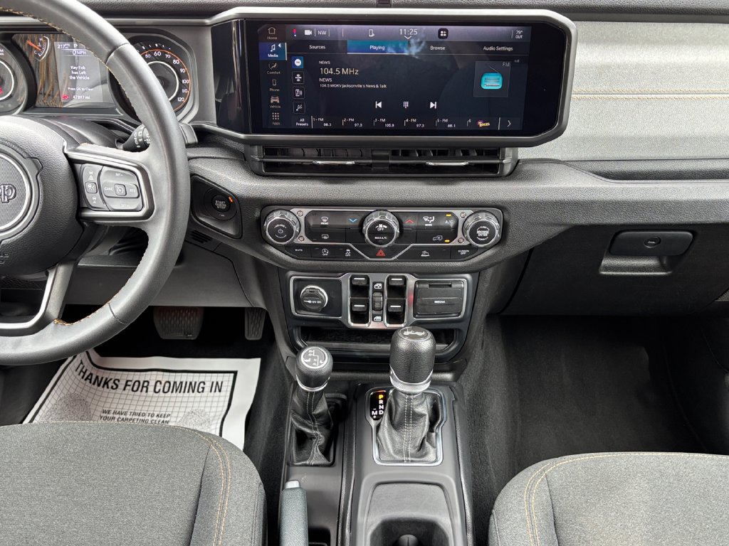 Used 2024 Jeep Wrangler Unlimited Sport AWD/4WD image 16