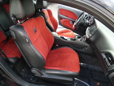 Used 2017 Dodge Challenger R/T Scat Pack w/ Dynamics Package image 30