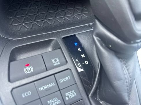 Used 2023 Toyota RAV4 XLE AWD/4WD image 23