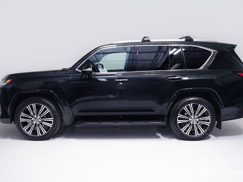 Used 2026 Lexus LX 600 4WD w/ Luxury Package image 4