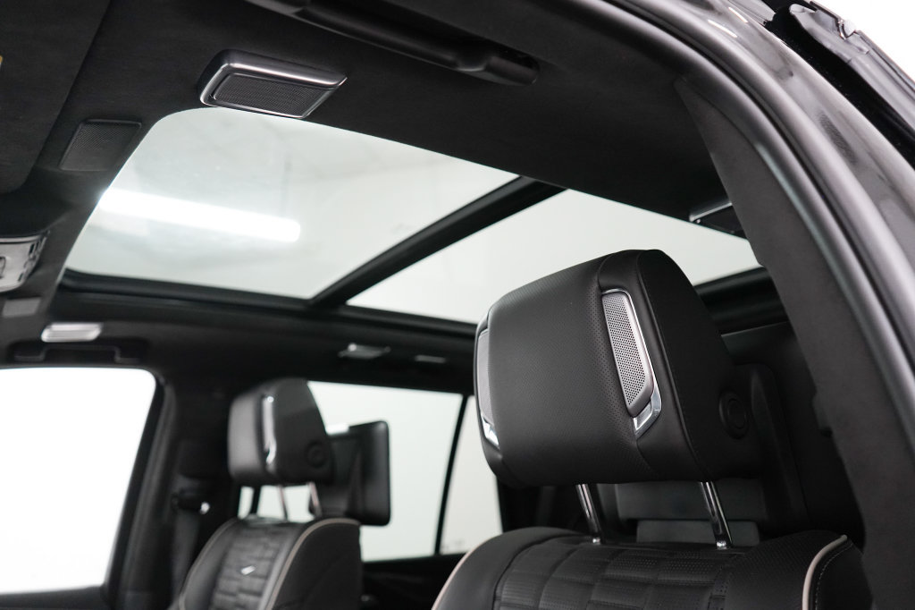 Used 2023 Cadillac Escalade Premium Luxury Platinum w/ LPO, Floor Liner Package AWD/4WD image 17