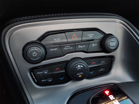 Used 2023 Dodge Challenger R/T w/ Plus Package image 21