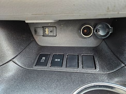 Used 2016 Toyota Highlander XLE image 6