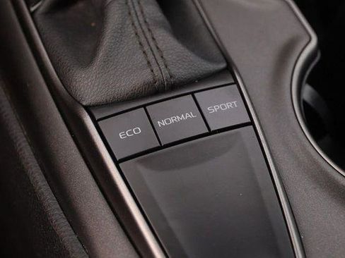 Used 2024 Toyota Camry SE FWD image 18