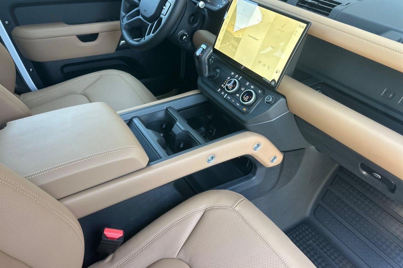 New 2026 Land Rover Defender 110 S AWD/4WD image 28