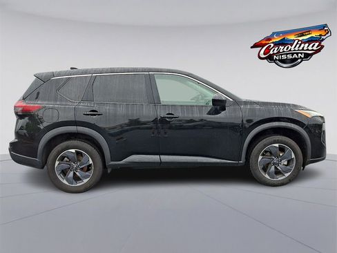 Used 2025 Nissan Rogue SV FWD image 7