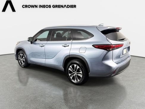 Used 2020 Toyota Highlander XLE FWD image 7