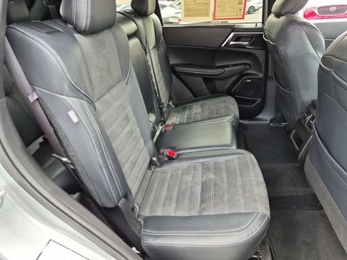 Used 2025 Mitsubishi Outlander SE AWD/4WD image 30
