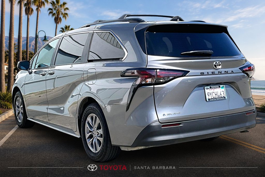 Certified 2026 Toyota Sienna LE AWD/4WD image 4