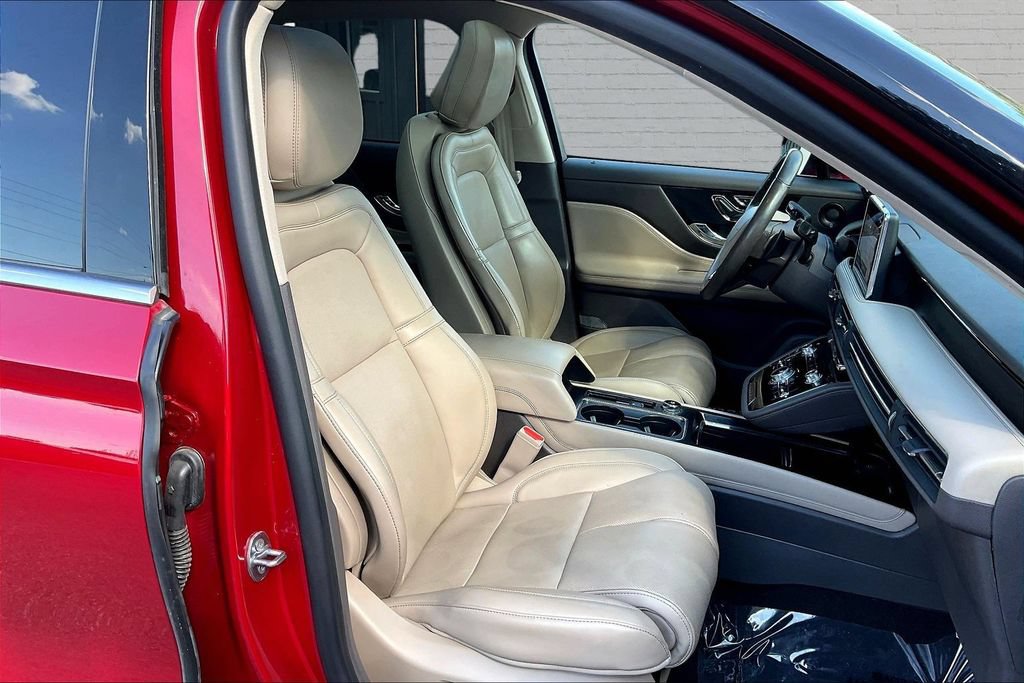 Used 2019 Mercedes-Benz GLC 300 w/ Premium Package image 29