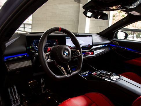 Certified 2025 BMW M5 w/ Carbon Package image 17