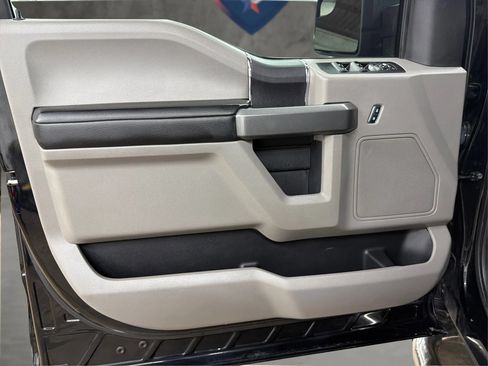 Used 2017 Ford F150 XLT AWD/4WD image 30