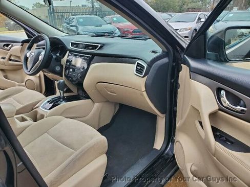 Used 2016 Nissan Rogue S w/ Appearance Package image 29