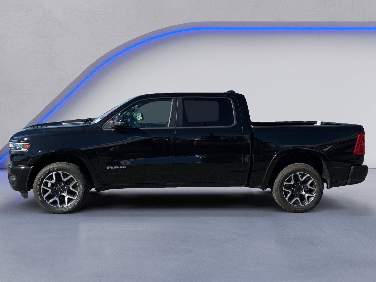 Used 2025 RAM 1500 Laramie w/ Sport Appearance Package AWD/4WD image 3