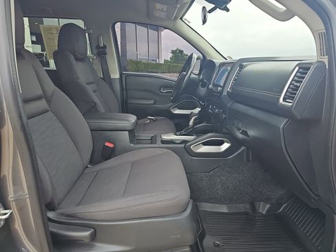 Used 2022 Nissan Frontier SV AWD/4WD image 31