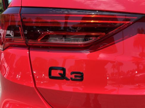 Used 2025 Audi Q3 2.0T Premium Plus AWD/4WD image 40