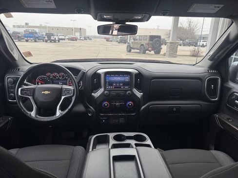 Used 2021 Chevrolet Silverado 1500 LT image 13