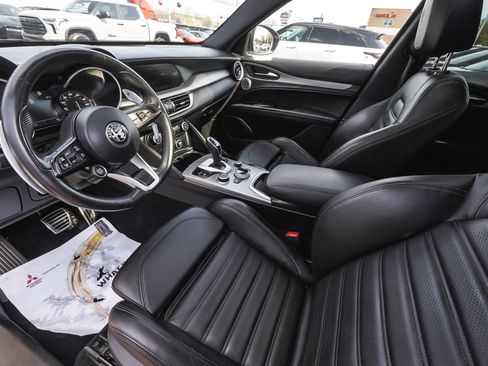 Used 2023 Alfa Romeo Stelvio Veloce image 15