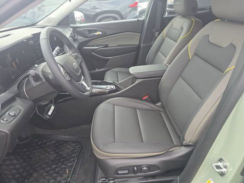 Used 2026 Chevrolet Trax ACTIV w/ Sunroof Package FWD image 16
