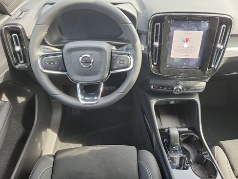 Used 2023 Volvo XC40 Recharge Plus w/ Protection Package Premier image 6