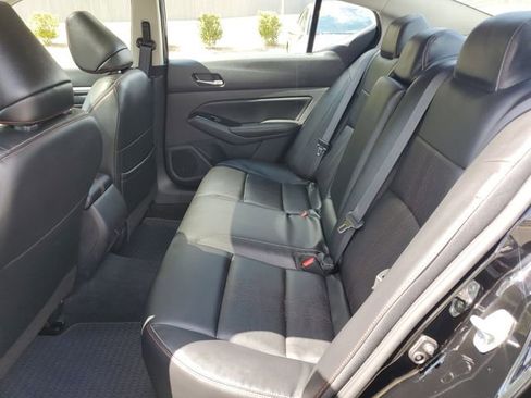 Used 2023 Nissan Altima 2.5 SR w/ SR Premium Package FWD image 11