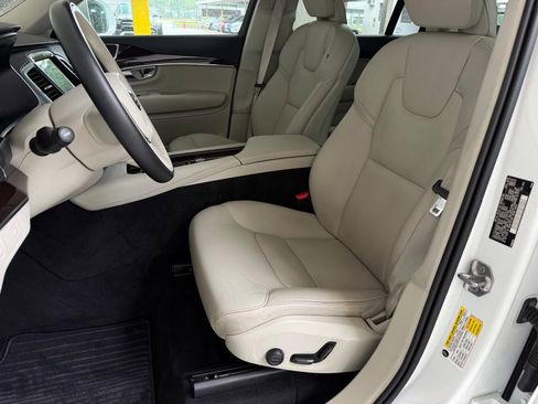 Used 2019 Volvo XC90 T6 Momentum w/ Advanced Package AWD/4WD image 10