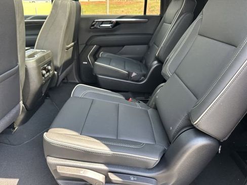 New 2026 Chevrolet Suburban Premier w/ Sun And Tow Package AWD/4WD image 20