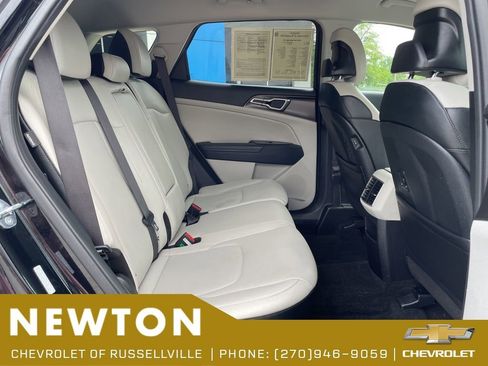 Used 2025 Kia Sportage EX FWD image 32