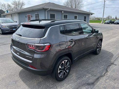 Used 2022 Jeep Compass Limited w/ Sun and Sound Group AWD/4WD image 4