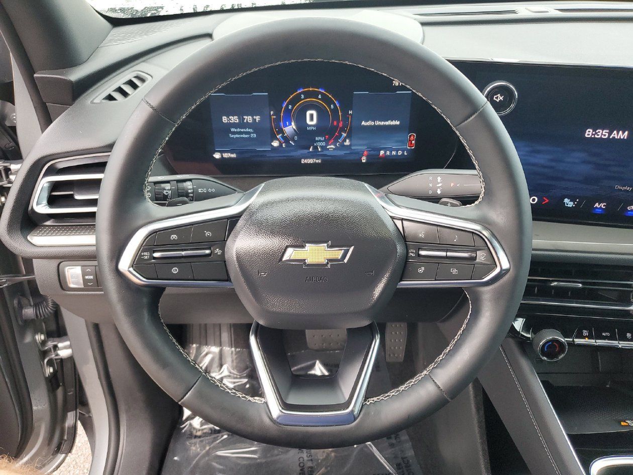 Used 2026 Chevrolet Traverse LT FWD image 19