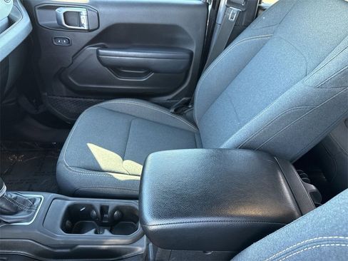 Used 2024 Jeep Wrangler Sport S image 21