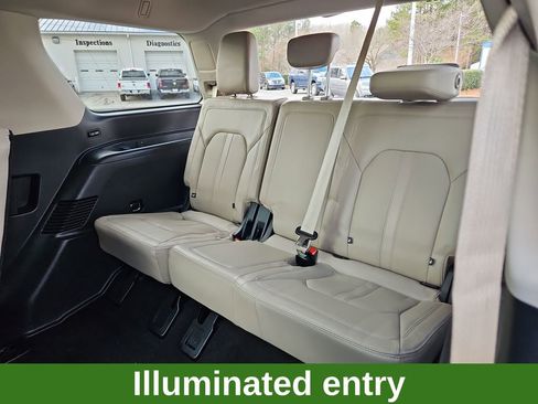 Used 2023 Ford Expedition Limited image 28