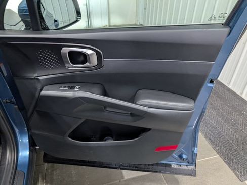 Used 2025 Kia Sorento EX AWD/4WD image 27