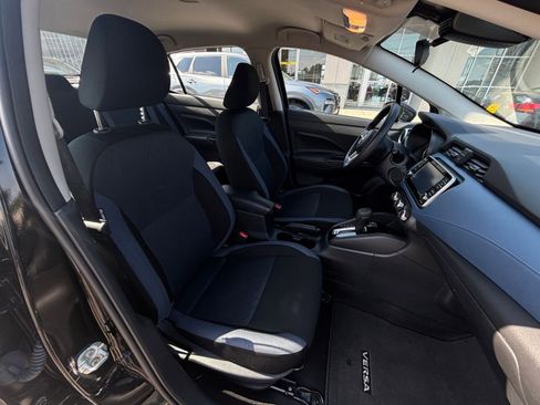 Used 2025 Nissan Versa SV FWD image 35