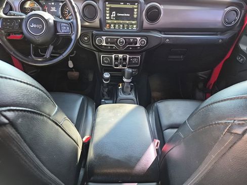 Used 2021 Jeep Gladiator Willys image 22
