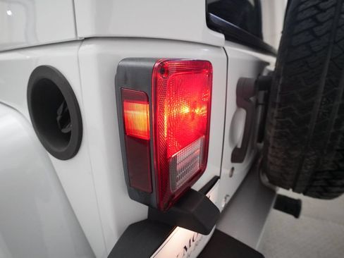 Used 2012 Jeep Wrangler Sahara w/ Connectivity Group AWD/4WD image 29