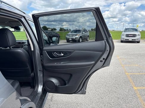 Used 2018 Nissan Rogue SL FWD image 13