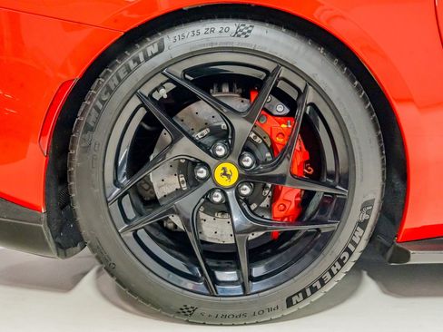 Used 2018 Ferrari 812 Superfast RWD image 15