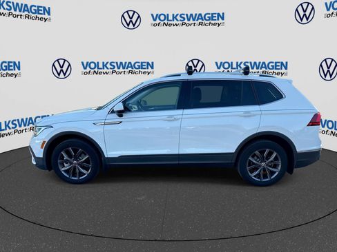 Used 2024 Volkswagen Tiguan SE AWD/4WD image 11