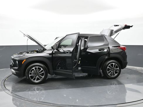 Used 2024 Chevrolet TrailBlazer LT w/ LT Cold Weather Package image 48