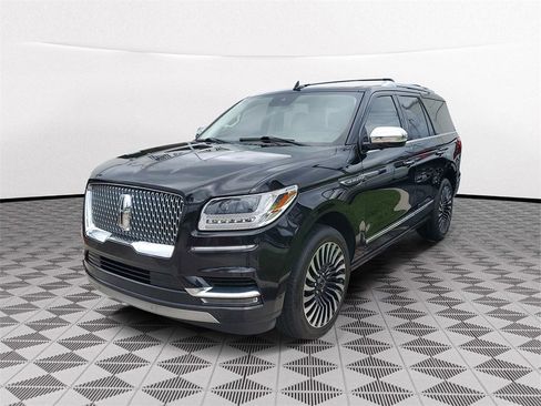 Used 2021 Lincoln Navigator Black Label w/ Cargo Convenience Package image 3