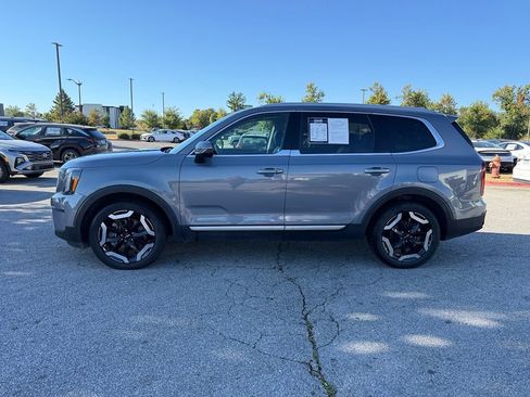 Used 2025 Kia Telluride S AWD/4WD image 4