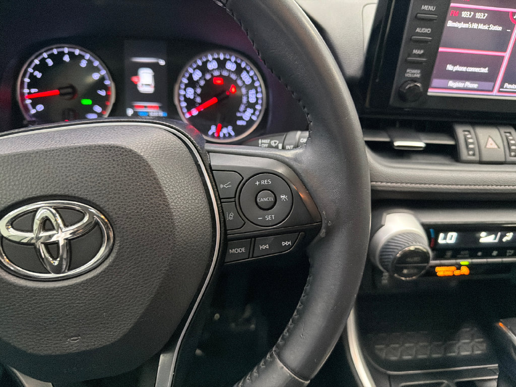 Used 2019 Toyota RAV4 XLE Premium FWD image 27