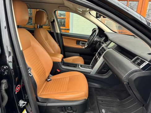 Used 2019 Land Rover Discovery Sport HSE Luxury image 25