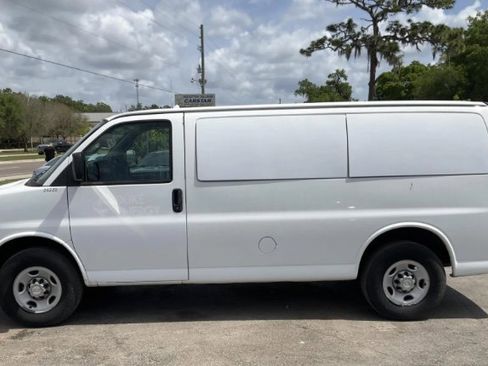 Used 2016 Chevrolet Express 3500 w/ Express Access Plus Package RWD image 8