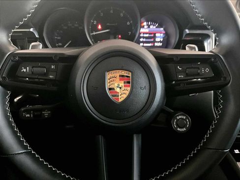 Used 2024 Porsche Macan Turbo image 18