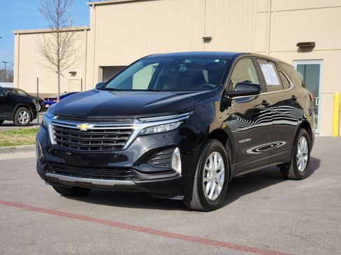 Used 2024 Chevrolet Equinox LT AWD/4WD image 2